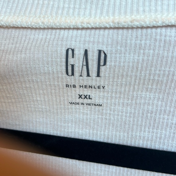 Gap Henly - Picture 3 of 4